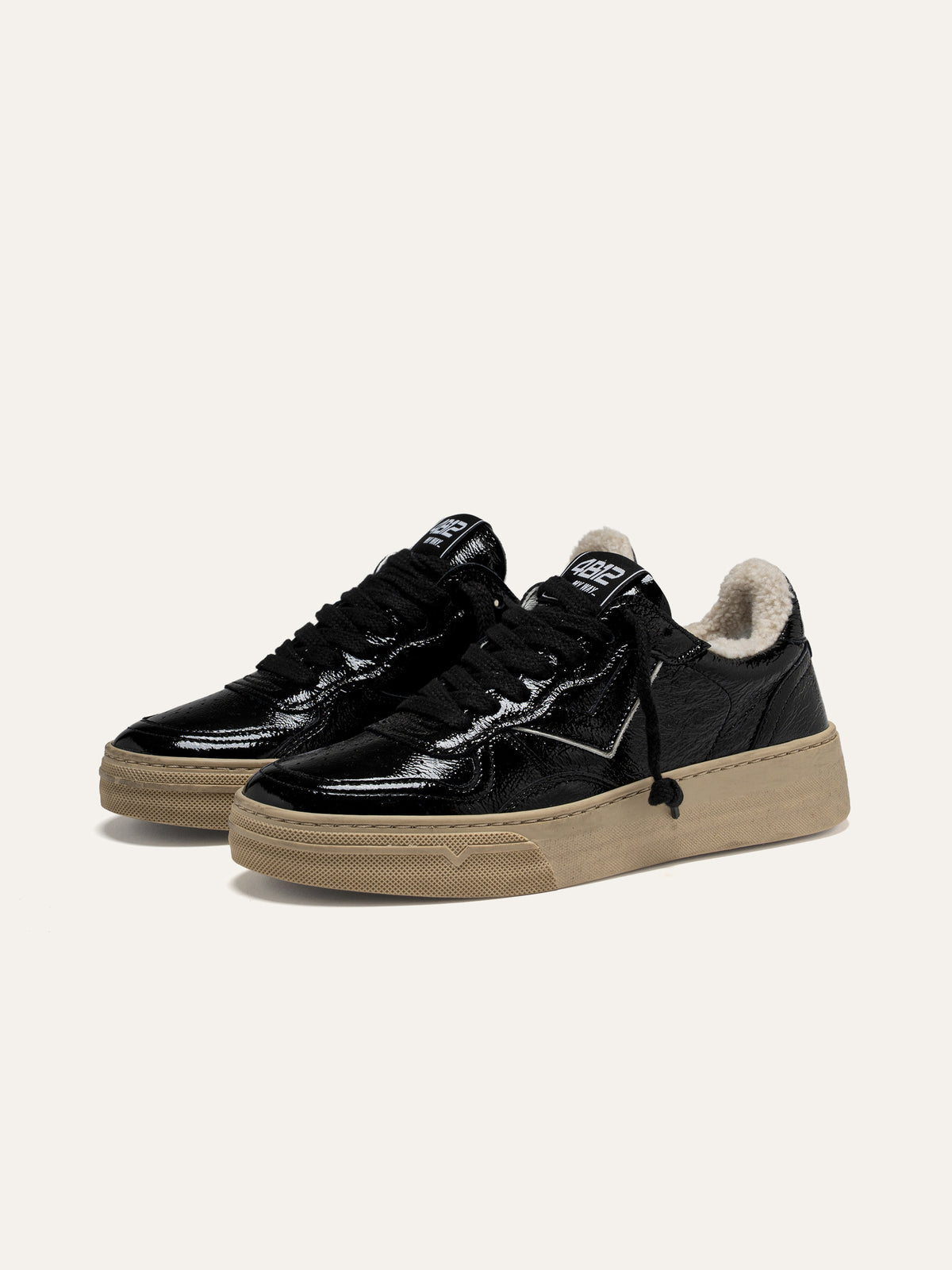 Sneaker HYPER in Vernice Nera con Fodera in Pelliccia