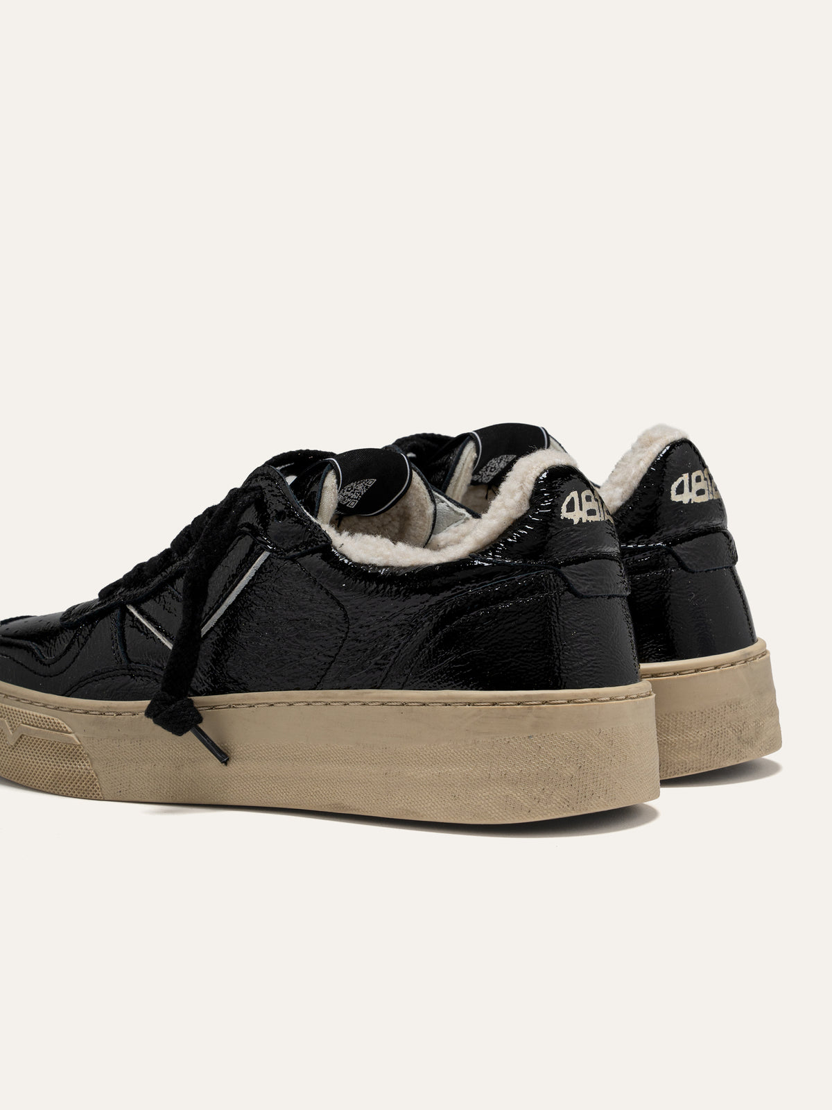 Sneaker HYPER in Vernice Nera con Fodera in Pelliccia
