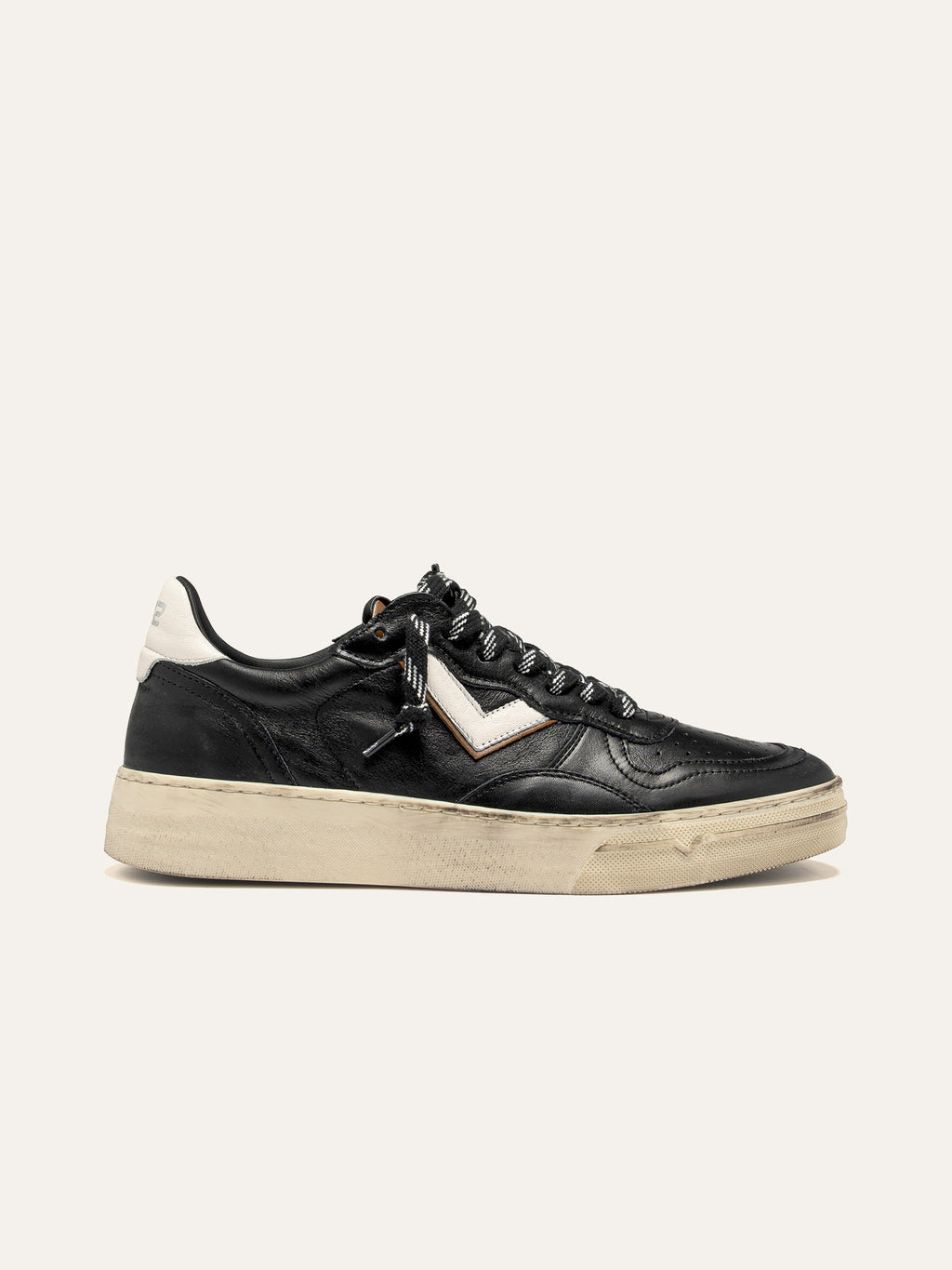 HYPER Sneakers in Dark Black and White Leather