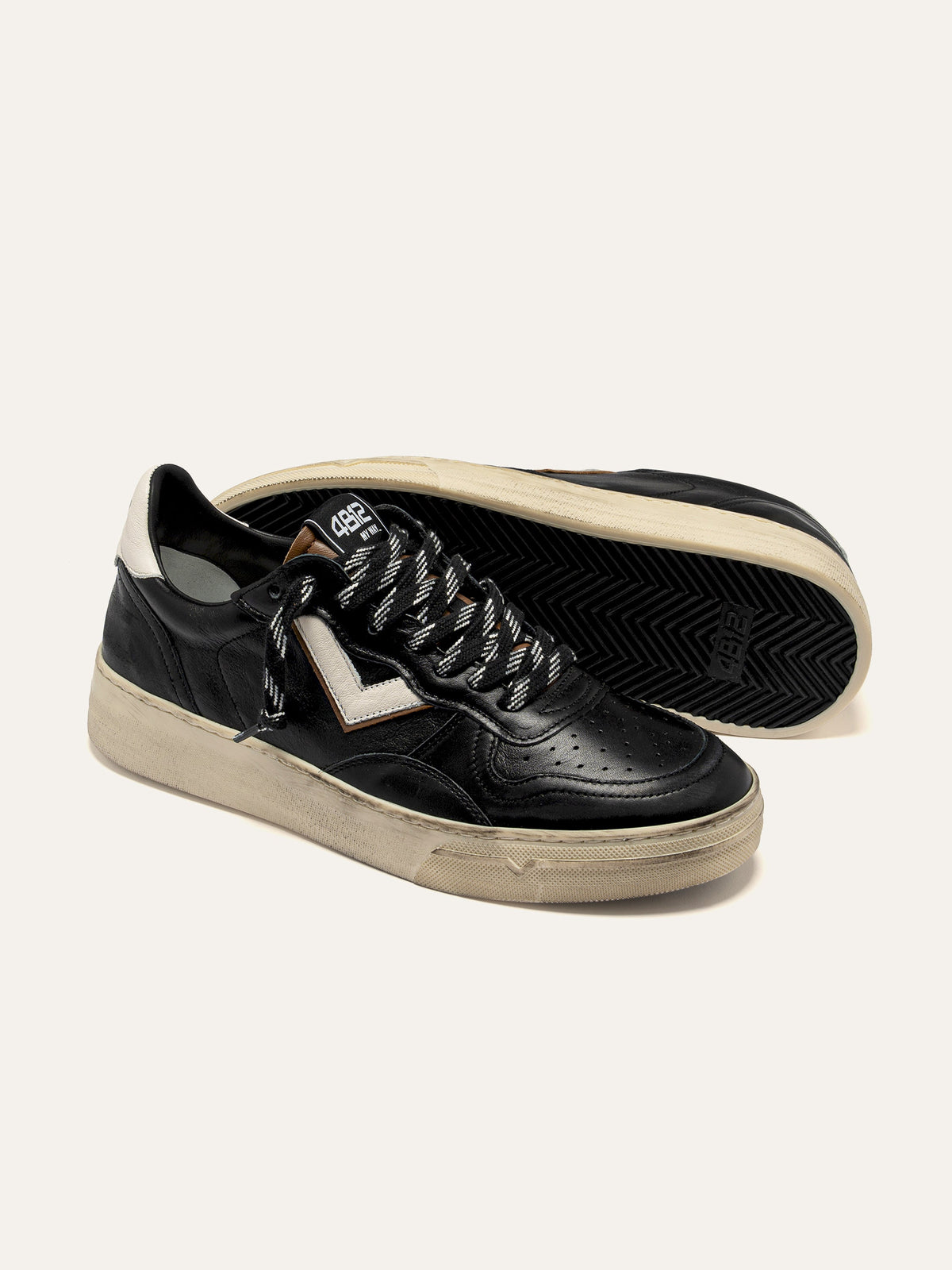 HYPER Sneakers in Dark Black and White Leather