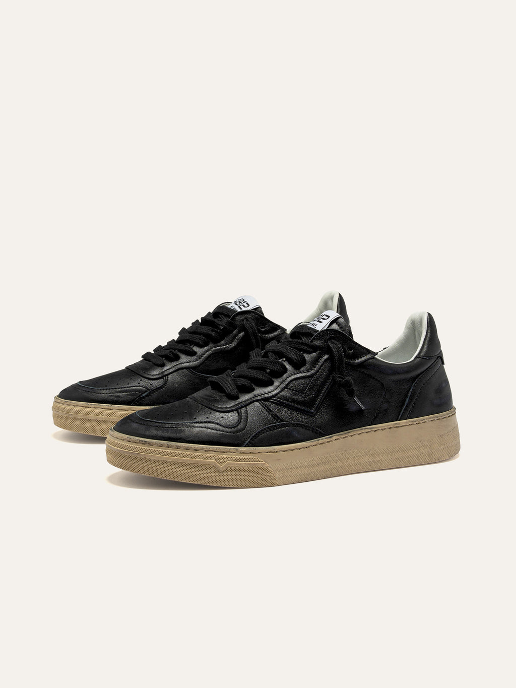 HYPER Sneakers in Black Leather