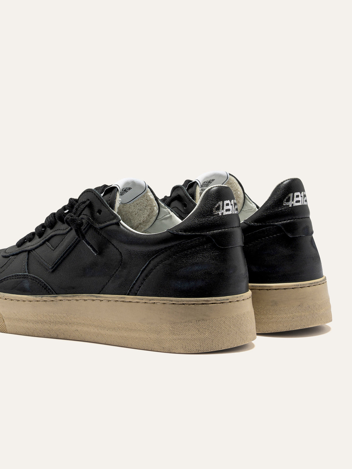 HYPER Sneakers in Black Leather