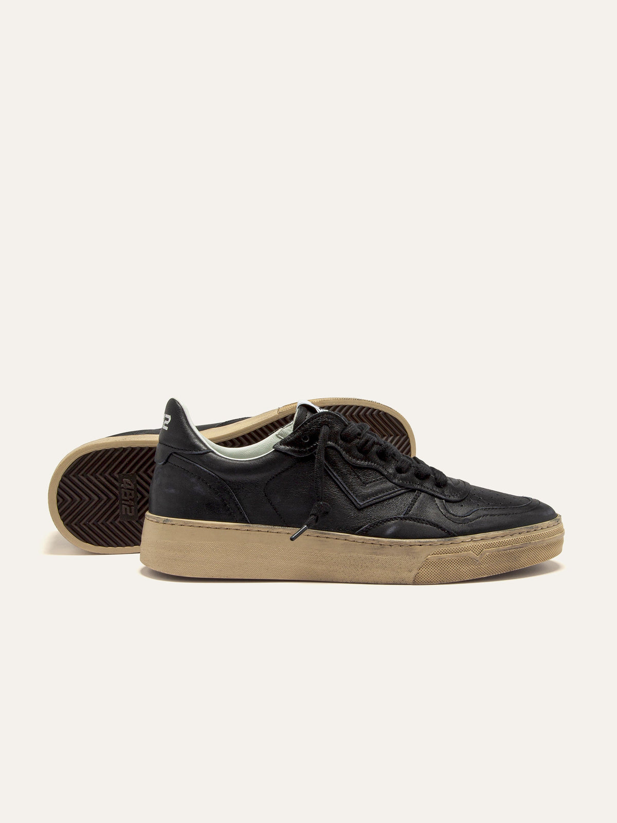HYPER Sneakers in Black Leather