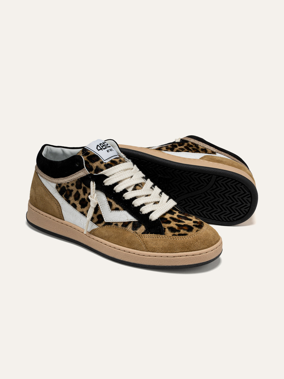 Baskets PLAYMID en Daim Camel avec Détails Léopard