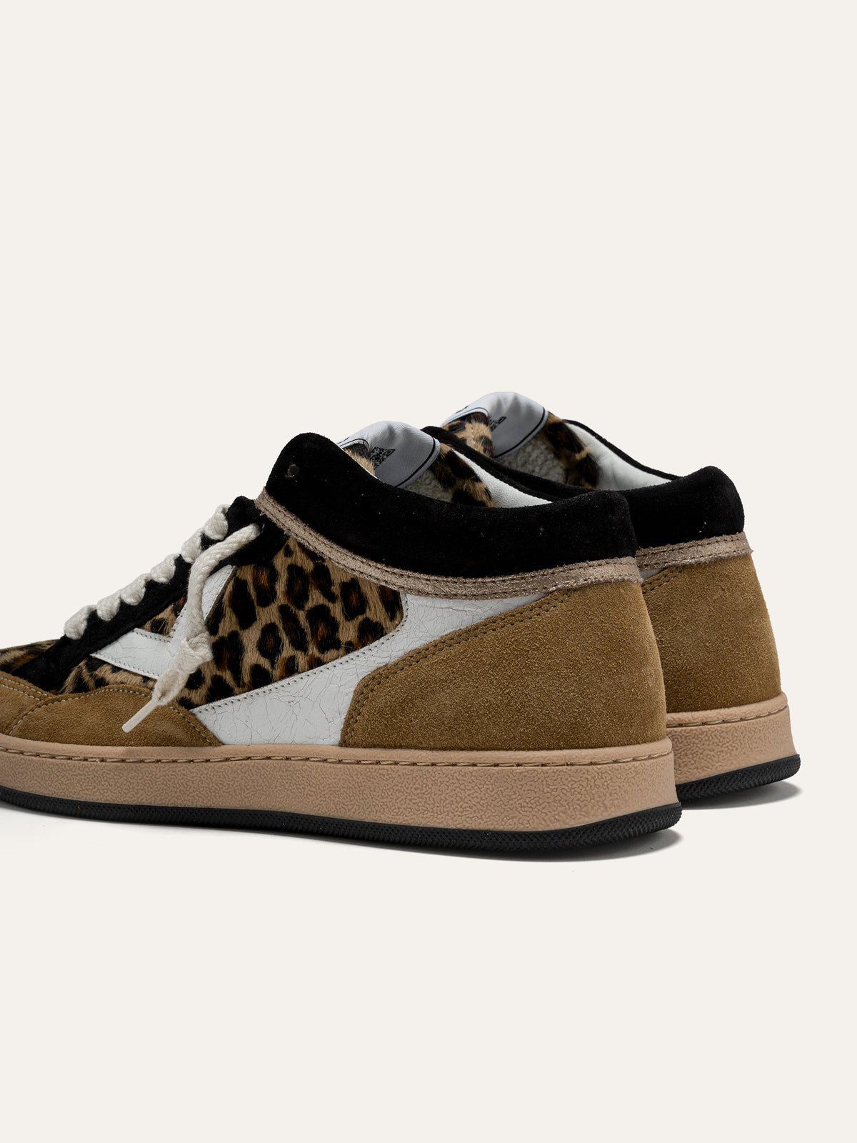 Baskets PLAYMID en Daim Camel avec Détails Léopard