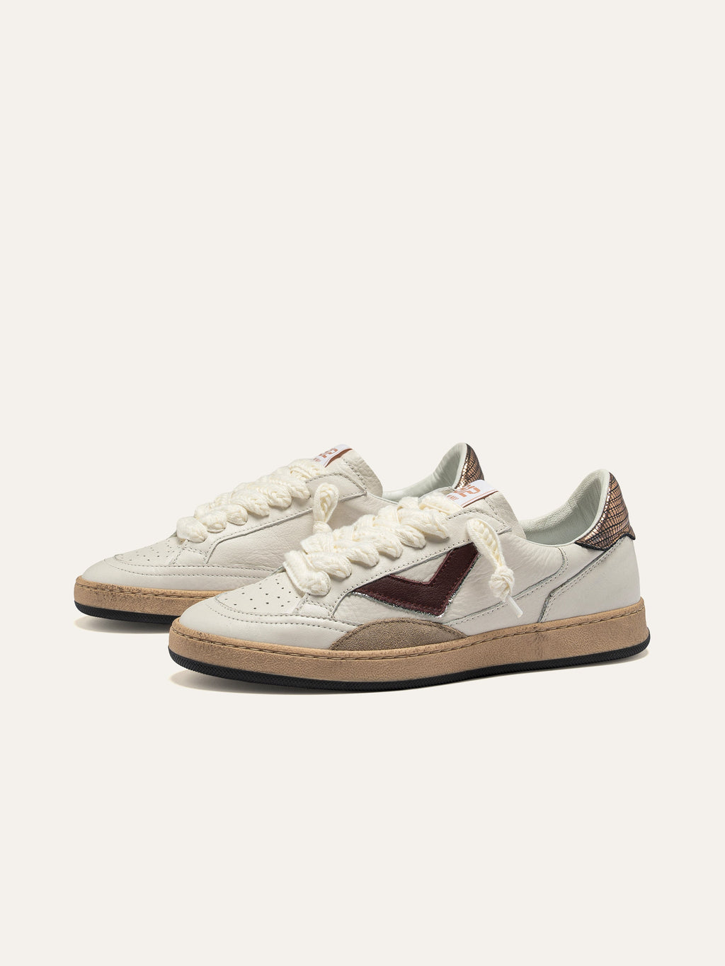 PLAYNEW Sneakers in White and Burgundy Leather