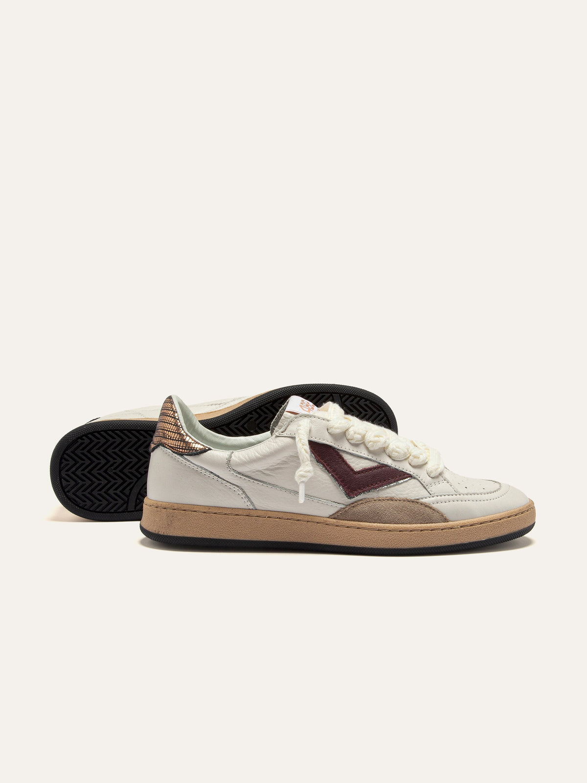 PLAYNEW Sneakers in White and Burgundy Leather