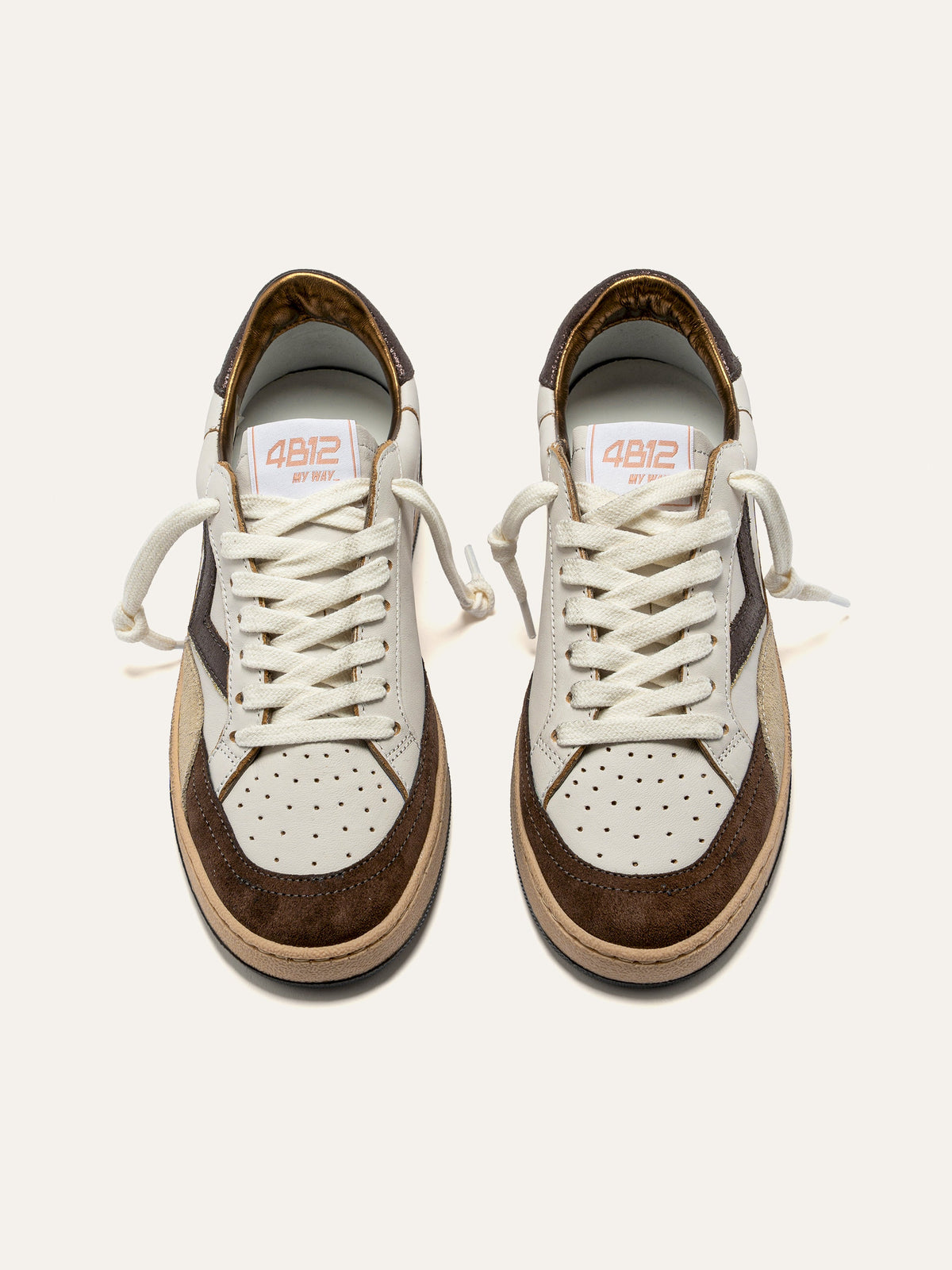 PLAYNEW Sneakers in Brown Suede