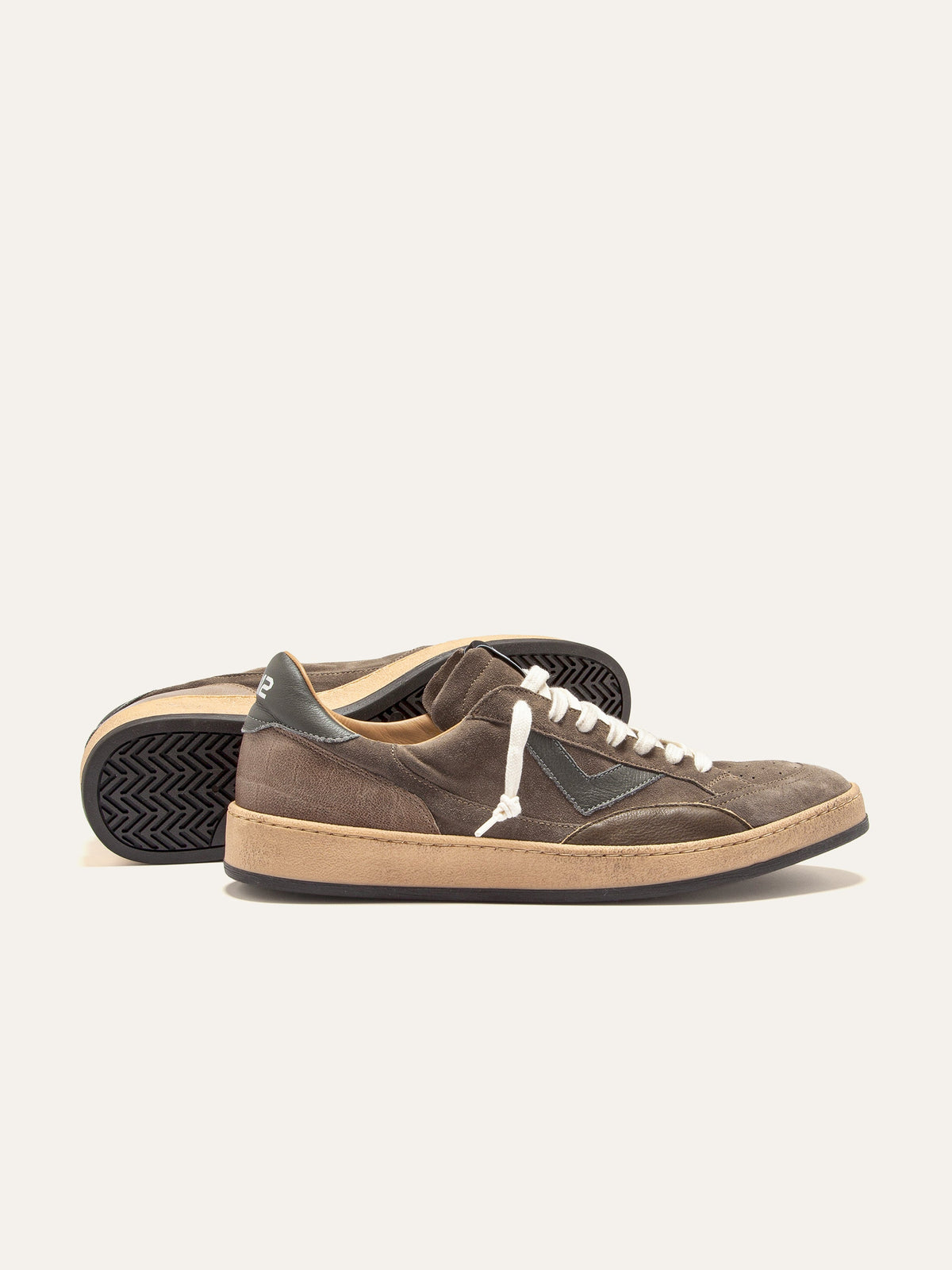 PLAYNEW Sneakers in Taupe and Grey