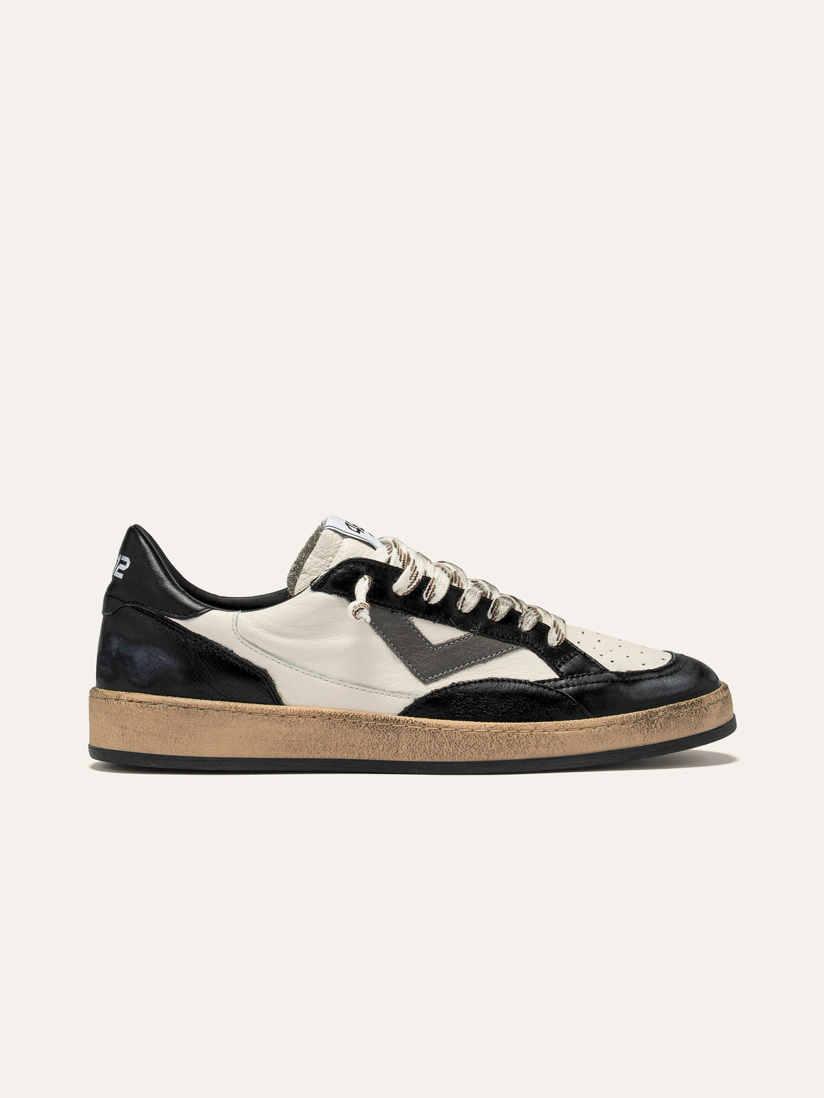 PLAYNEW Sneakers in White and Grey Leather