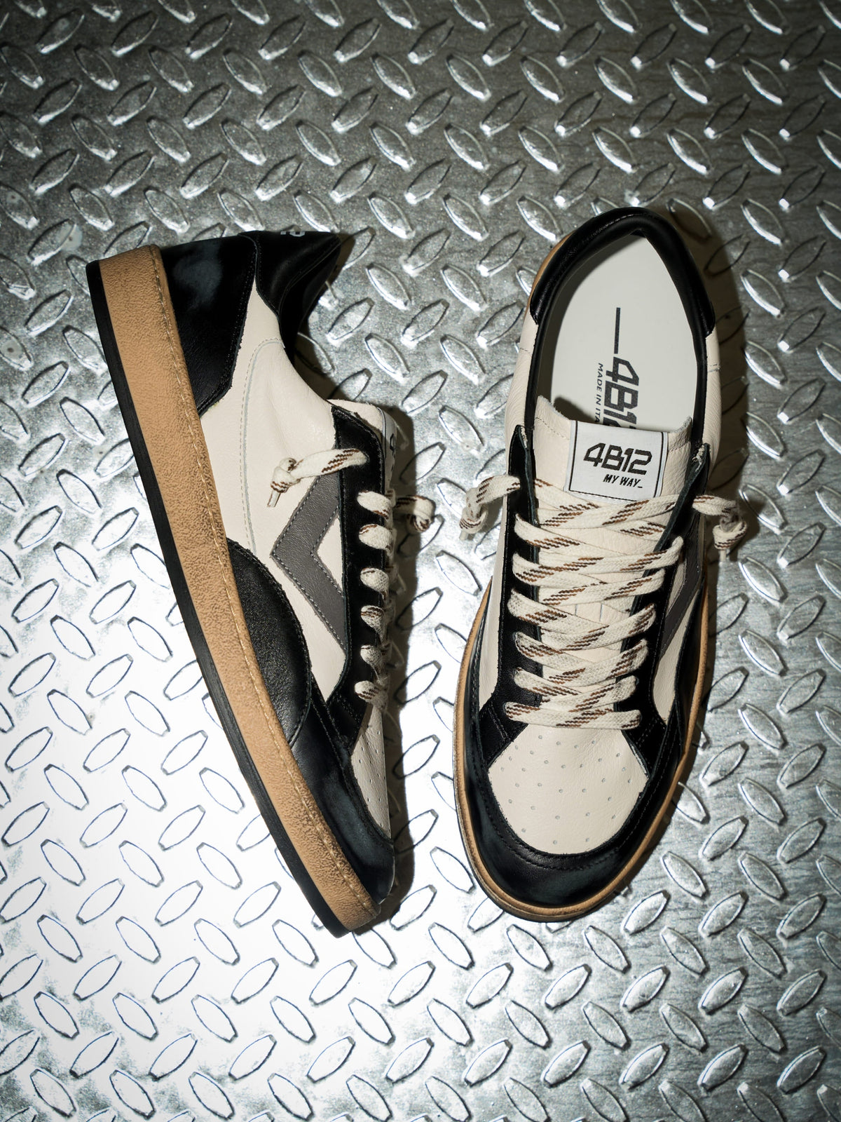 PLAYNEW Sneakers in White and Grey Leather