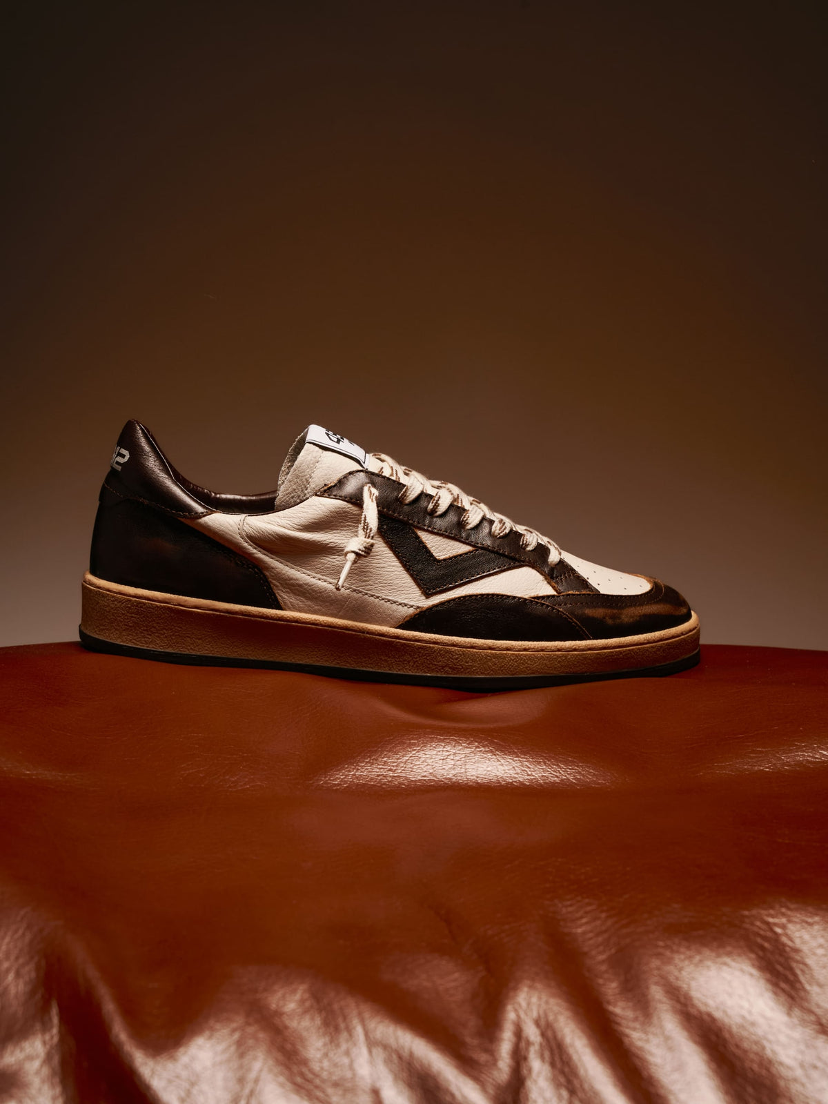 Sneaker PLAYNEW in Pelle Bianca e Marrone Scuro