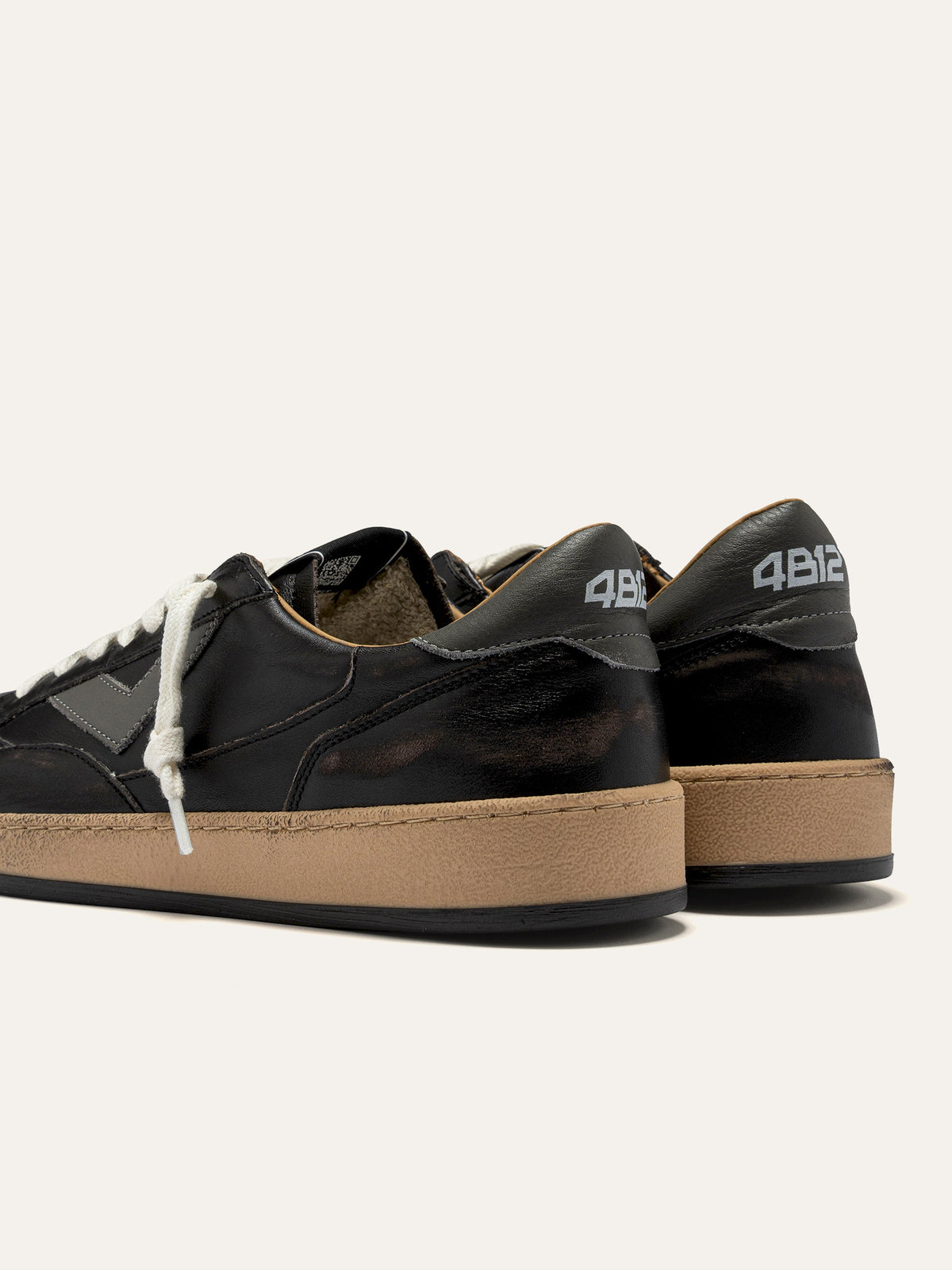 PLAYNEW Sneakers in Black and Grey