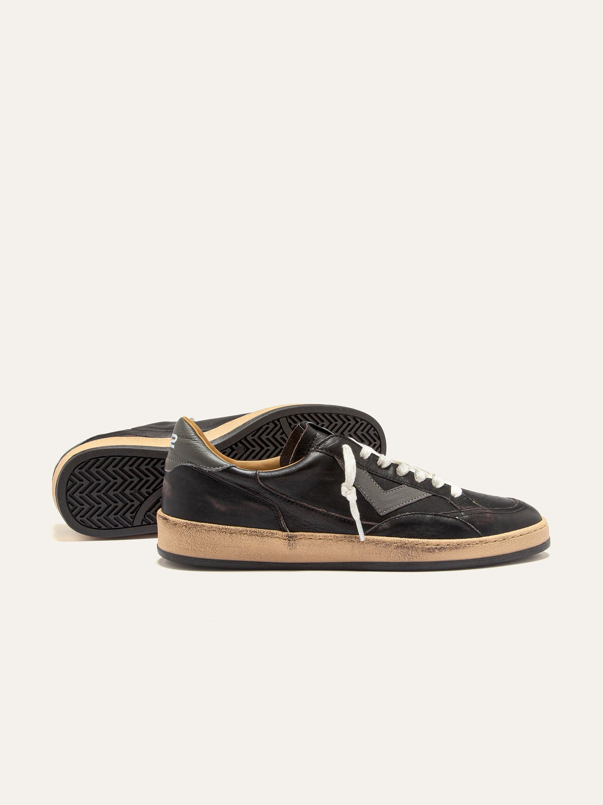 PLAYNEW Sneakers in Black and Grey