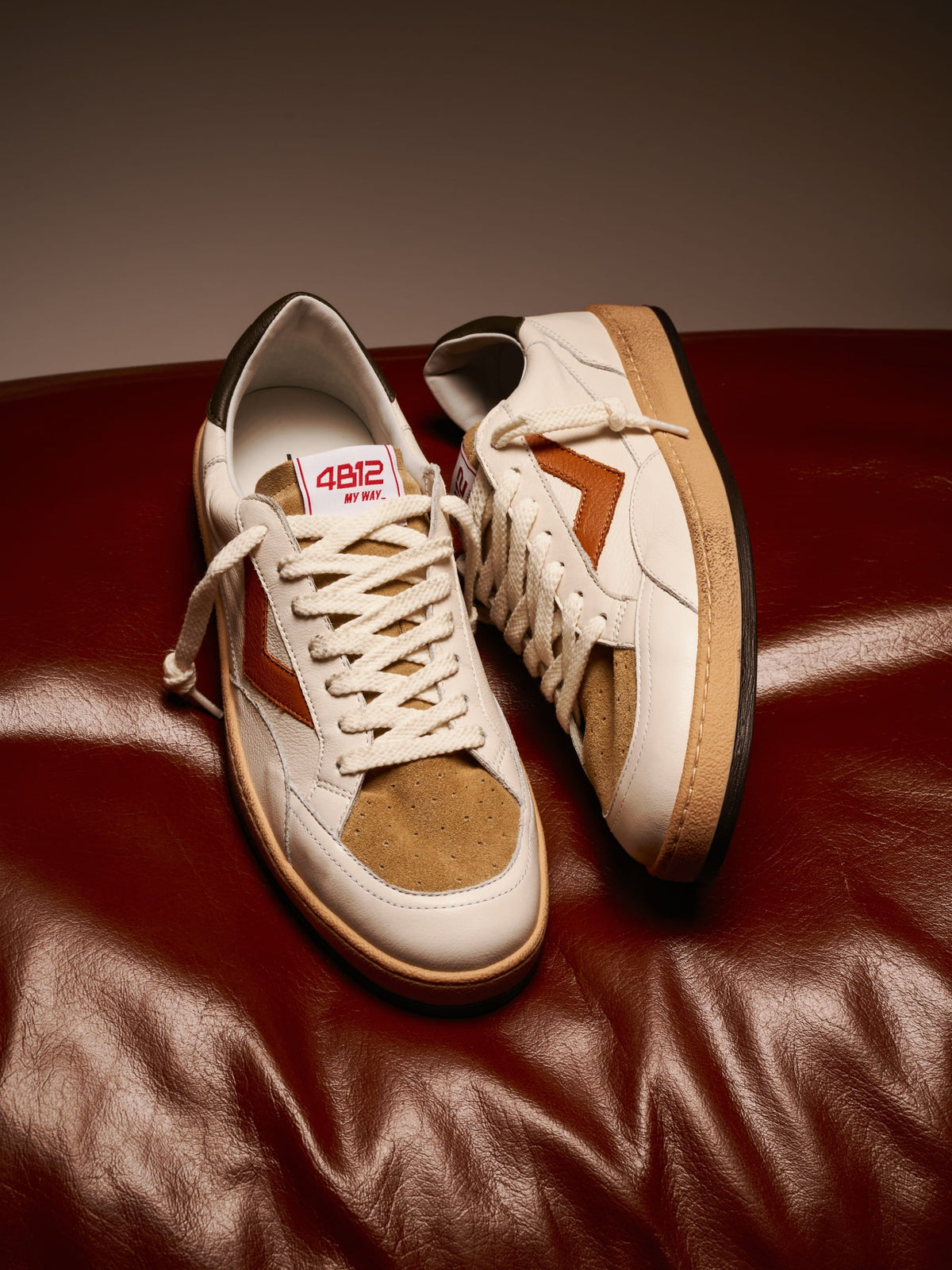 Sneaker PLAYNEW in Pelle Bianca, Beige e Cuoio