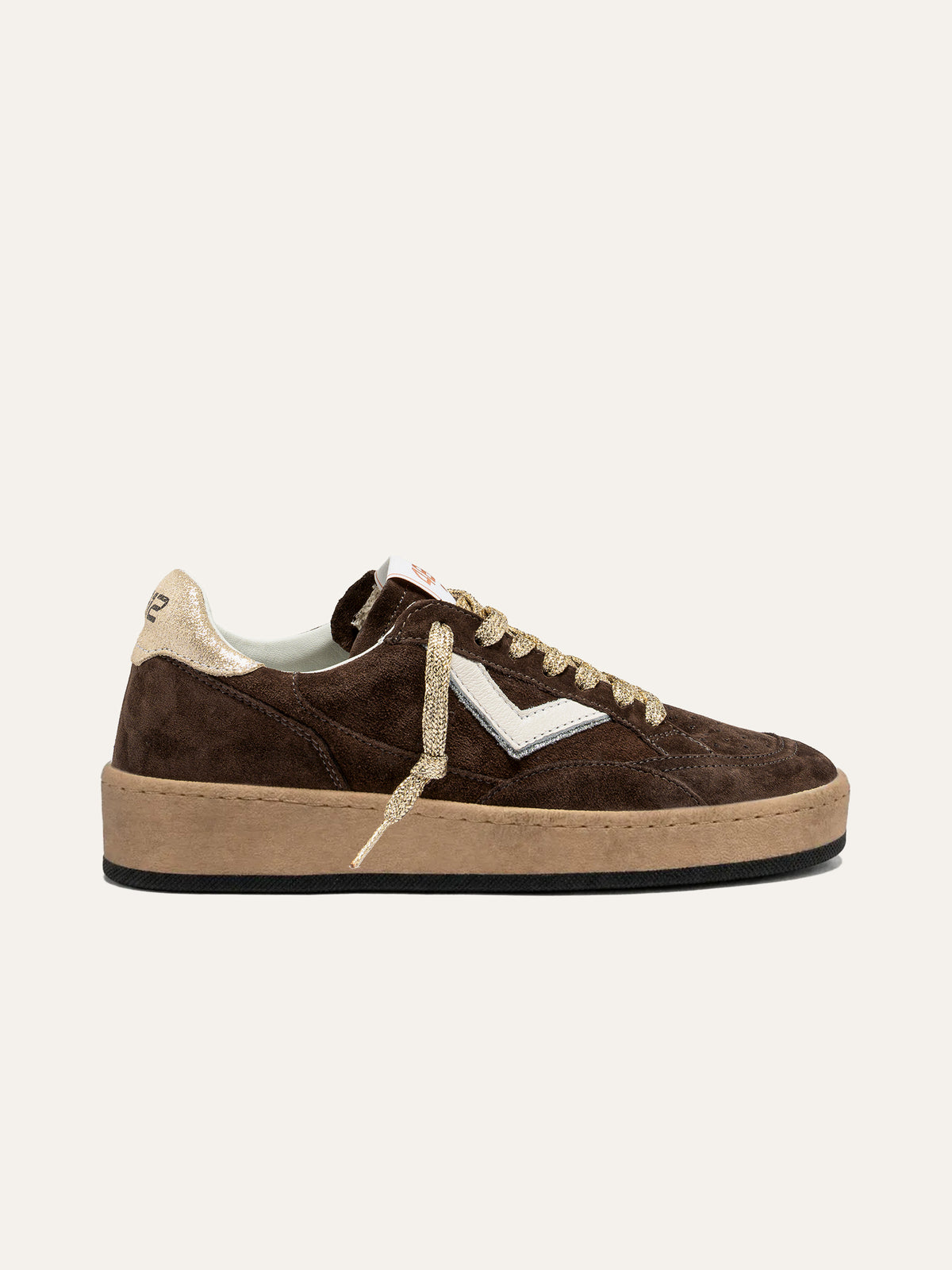 Baskets PLAYNEWSKY en Daim Marron avec Lacets en Lurex Doré