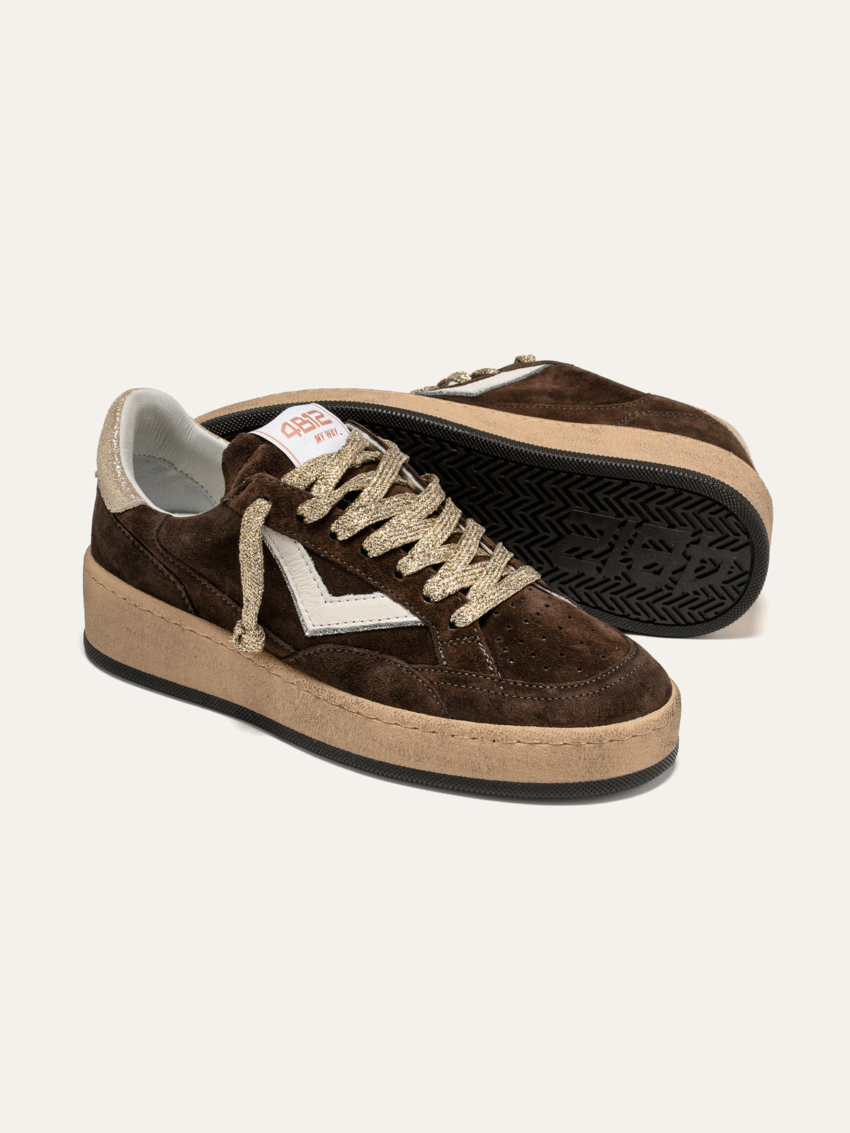 Baskets PLAYNEWSKY en Daim Marron avec Lacets en Lurex Doré