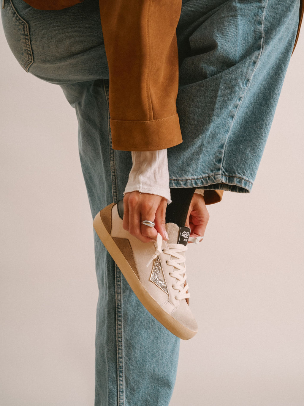 SUPRIME Sneakers in White and Beige Leather