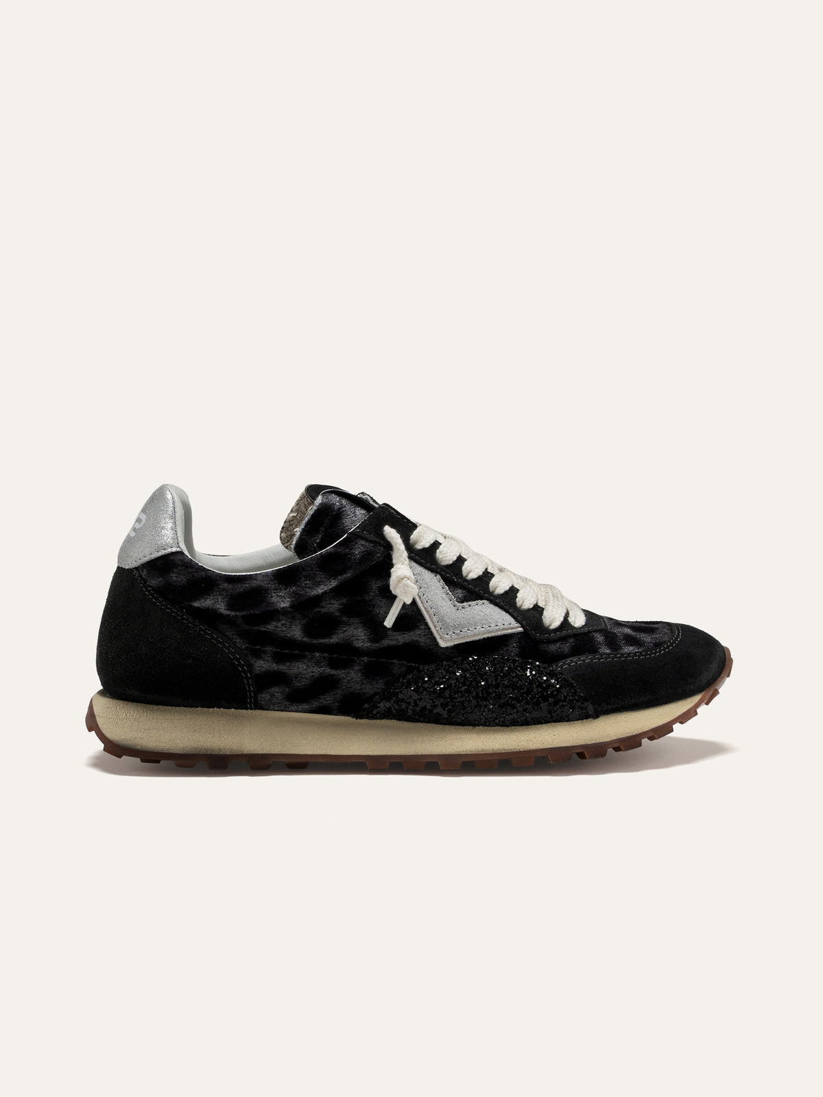 Sneaker VINTAGERUN in Cavallino Nero con Glitter e Dettagli Argento