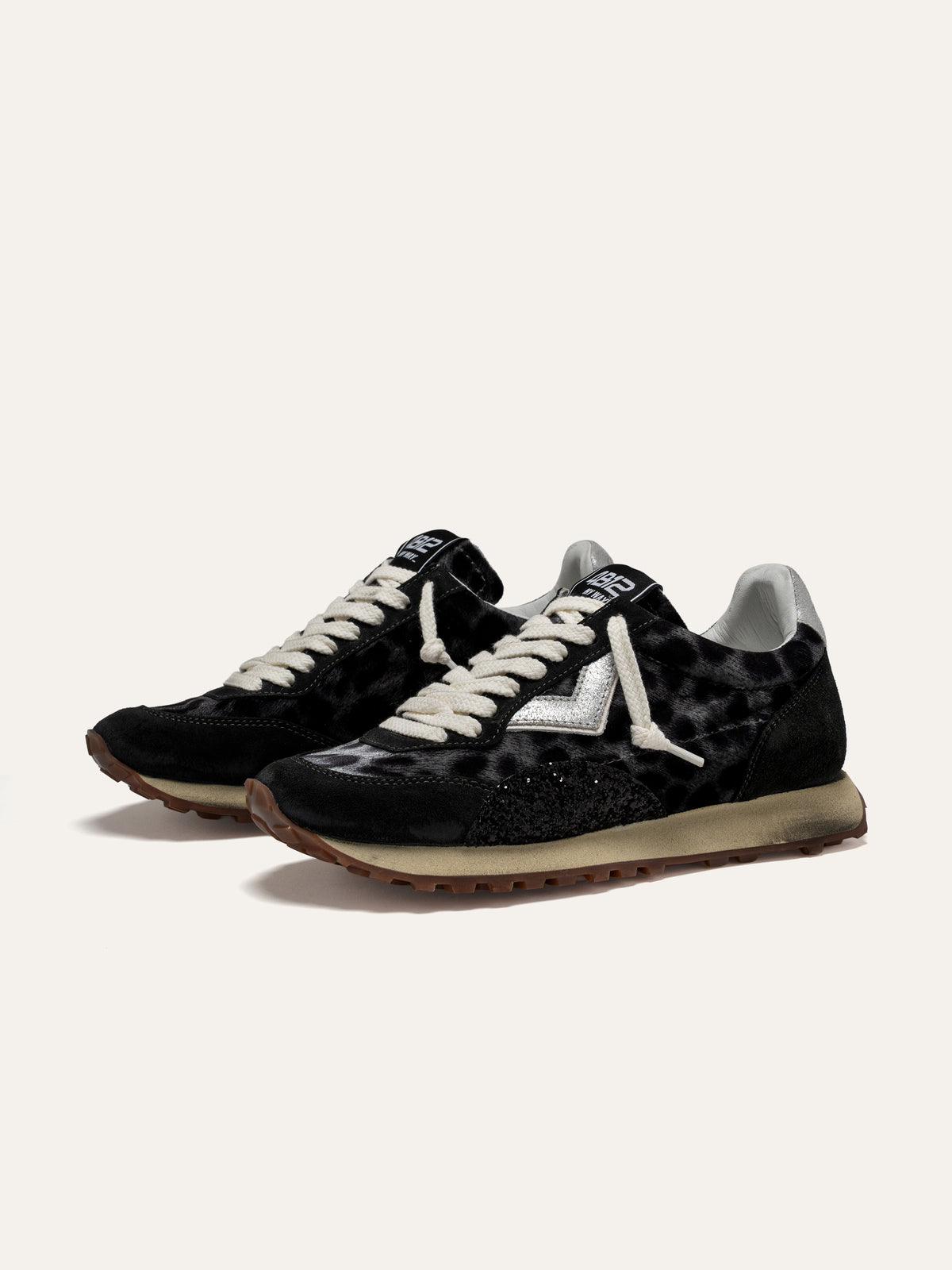 Sneaker VINTAGERUN in Cavallino Nero con Glitter e Dettagli Argento