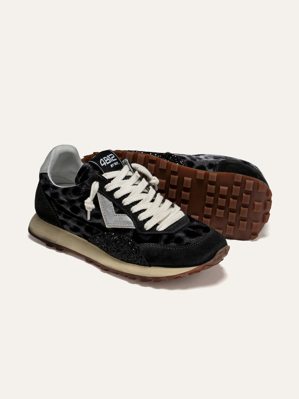 Sneaker VINTAGERUN in Cavallino Nero con Glitter e Dettagli Argento