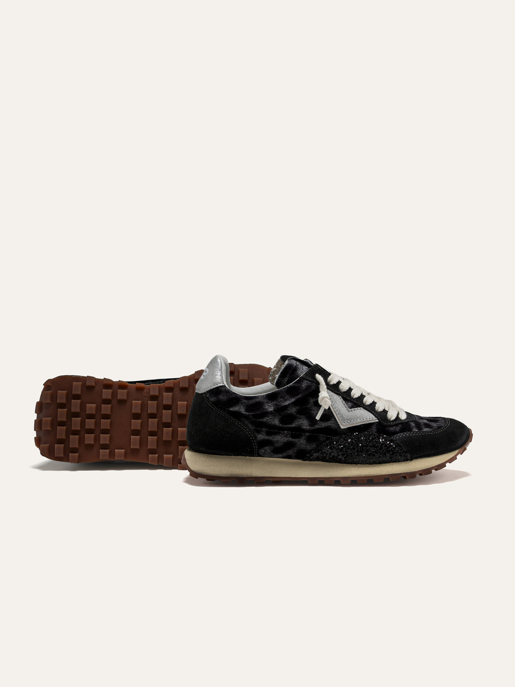 Sneaker VINTAGERUN in Cavallino Nero con Glitter e Dettagli Argento