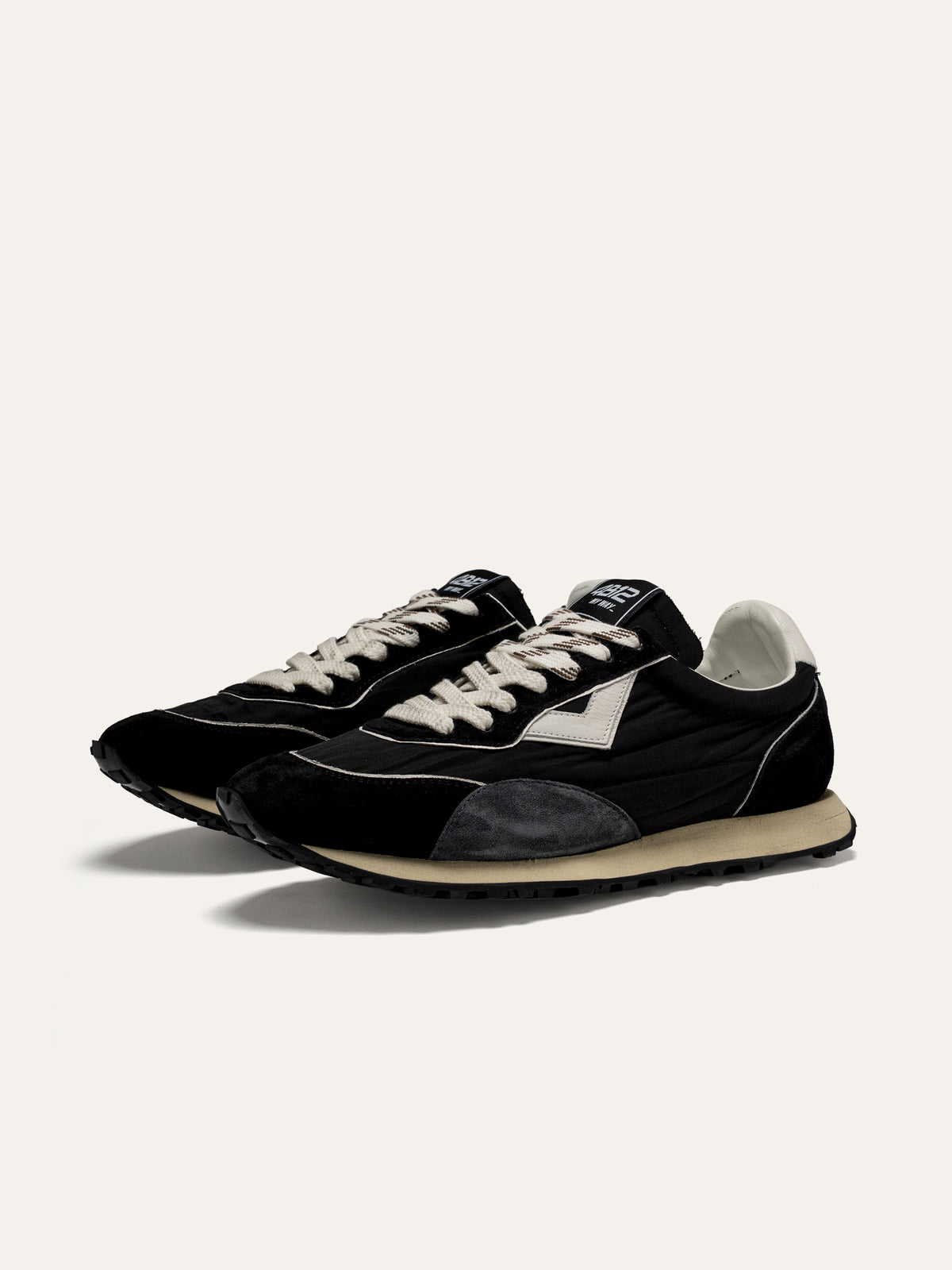 Sneaker VINTAGERUN in Tessuto Nero e Camoscio Grigio