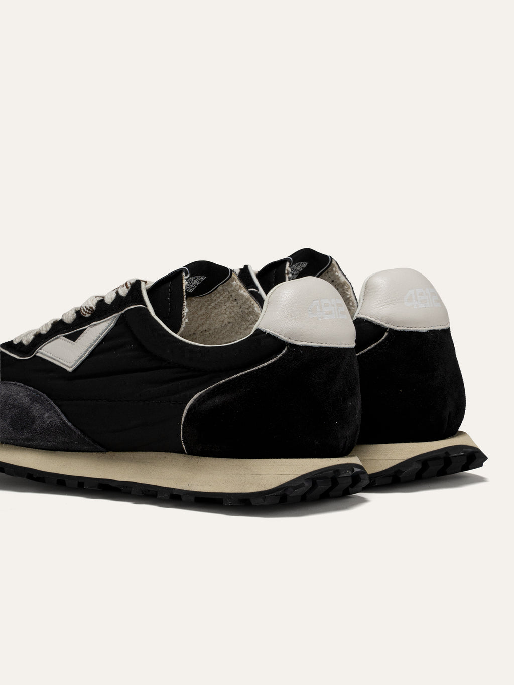 Sneaker VINTAGERUN in Tessuto Nero e Camoscio Grigio