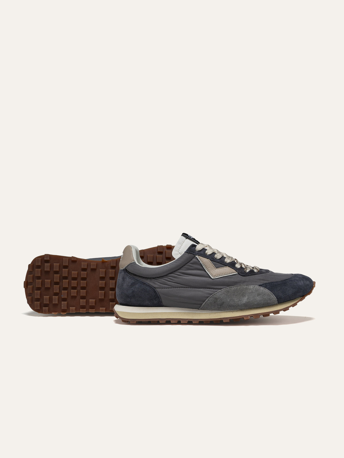 Baskets VINTAGERUN en Tissu Gris et Daim Bleu