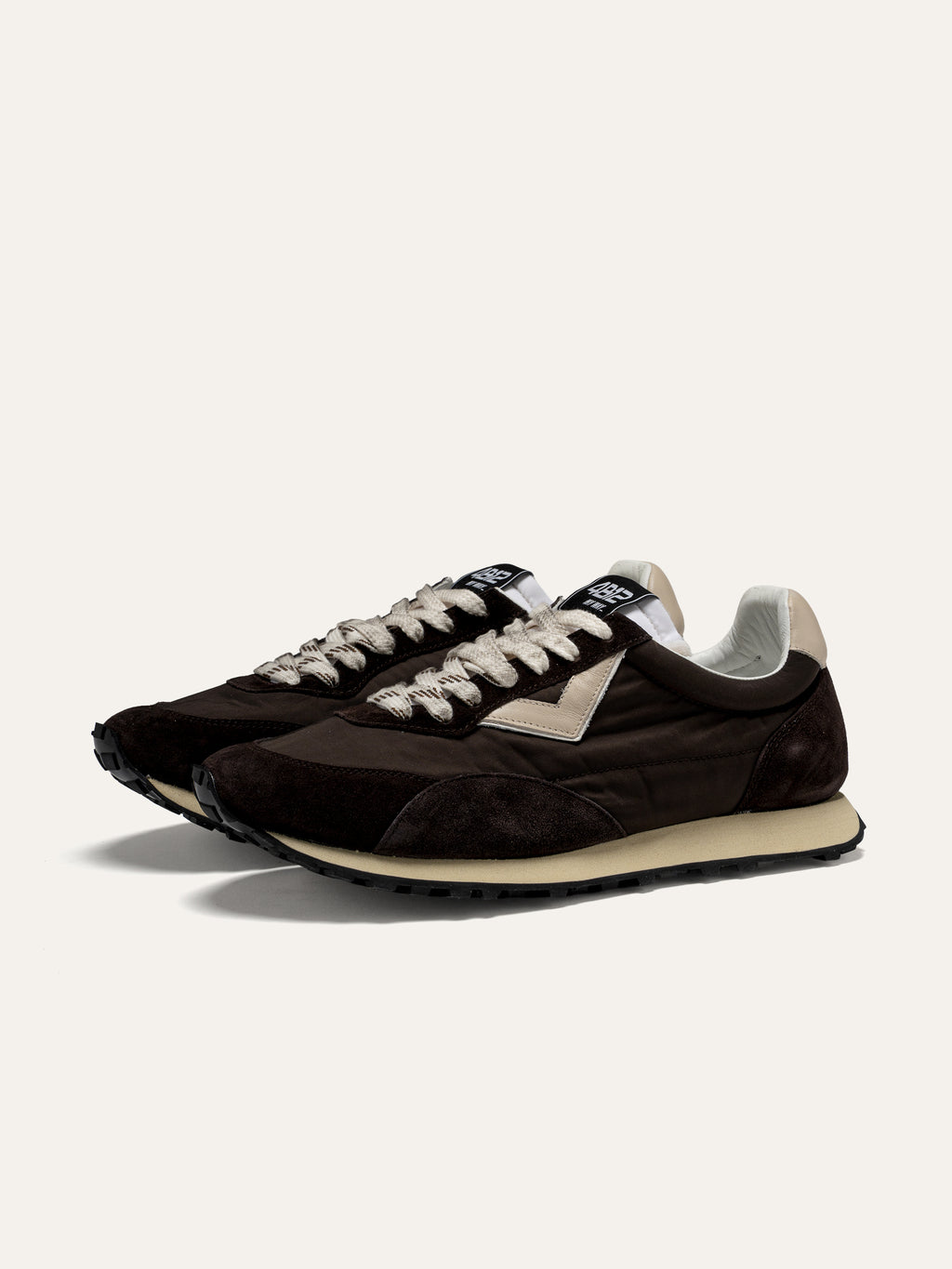 VINTAGERUN Sneakers in Brown Fabric and Dark Brown Suede